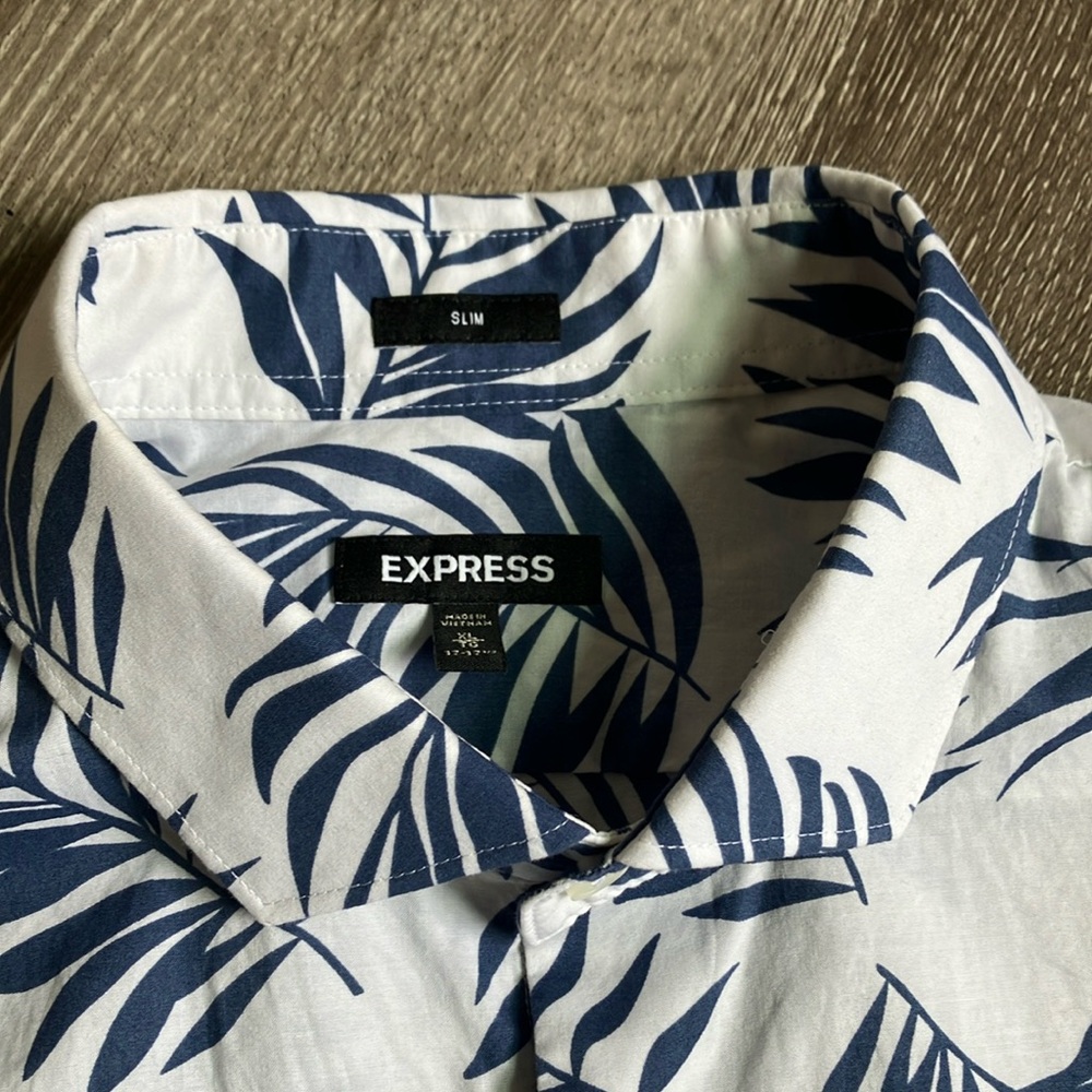 EXPRESS - Picture 3 of 11